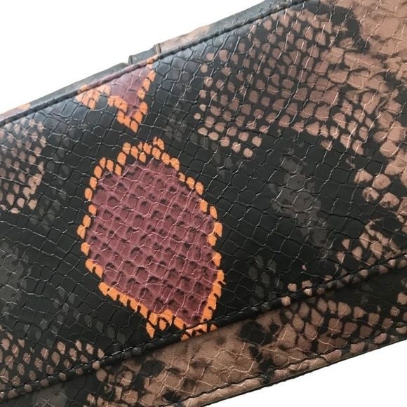 INC International Concepts Wristlet/Wallet Animal Print Size 4” x 8” - Picture 5 of 10